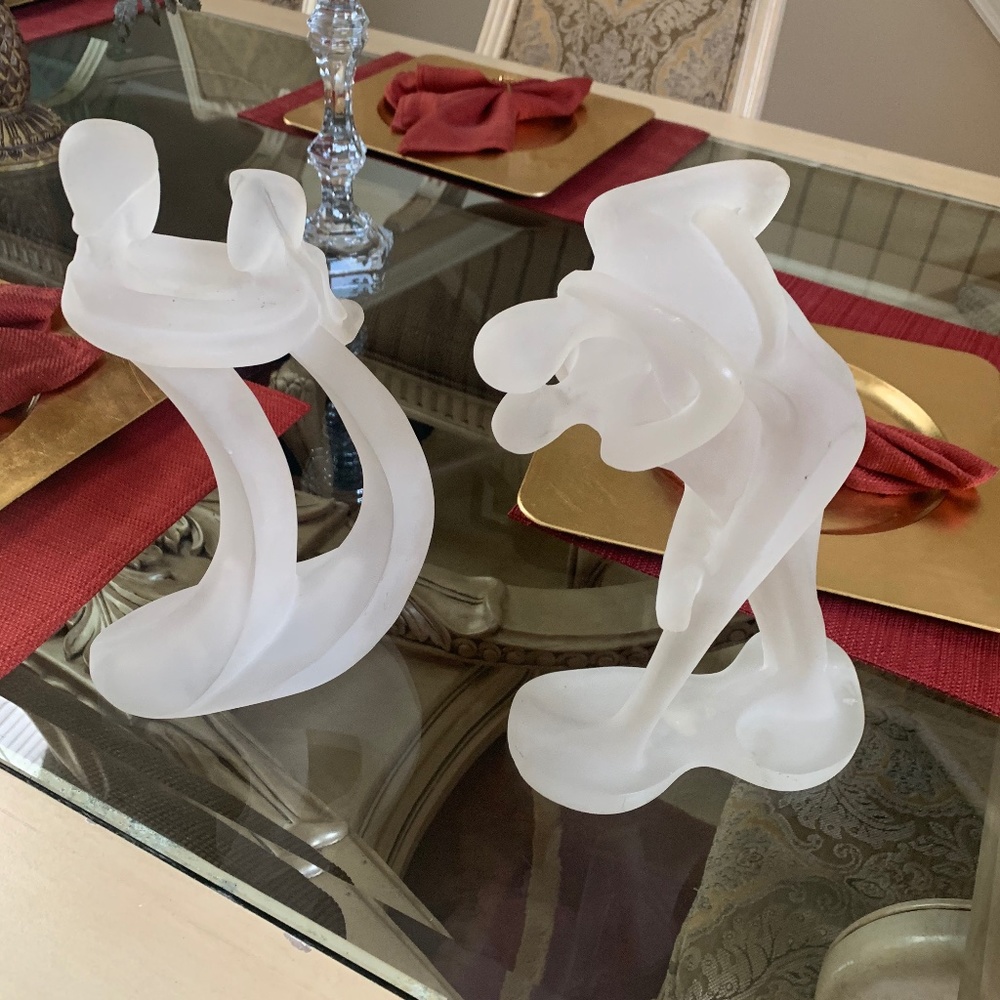 BEAUTIFUL CRYSTAL STATUE SET DEPICTING LOVE